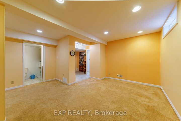 Photo 31 at 31 Coolspring Crescent, Nepean (Borden Farm/Stewart Farm/Carleton Heights/Parkwood Hills), Ottawa