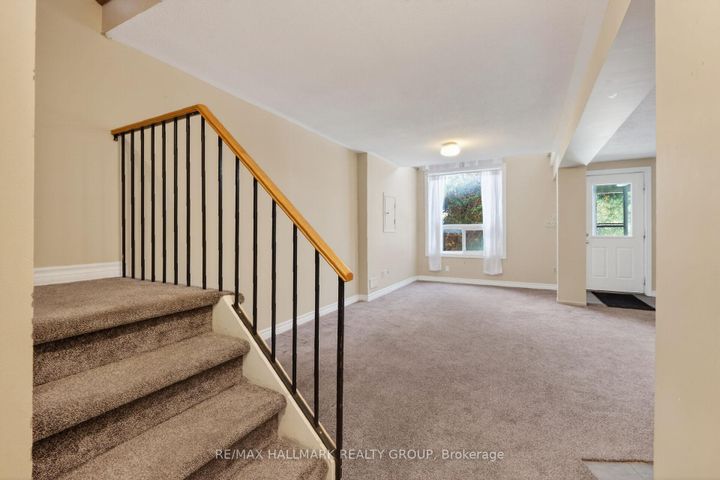 Photo 4 at 40 Bridgewater Terrace, Nepean (Cedargrove/Fraserdale), Ottawa