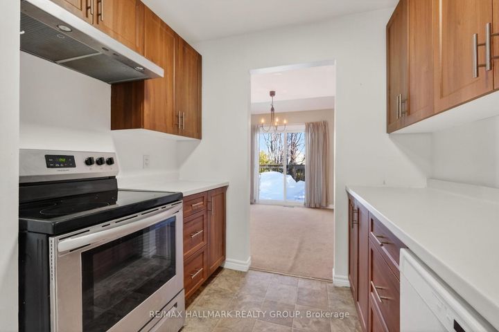 Photo 15 at 40 Bridgewater Terrace, Nepean (Cedargrove/Fraserdale), Ottawa