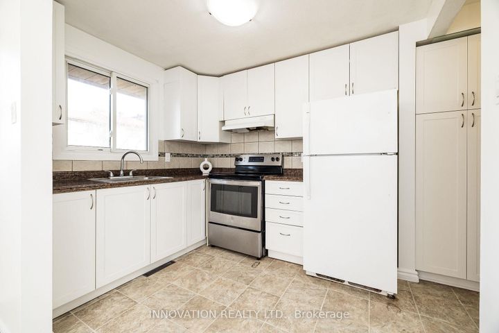 Photo 11 at 338 Woodfield Drive, Nepean (Tanglewood), Ottawa