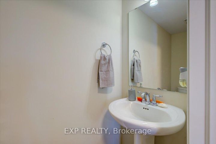 Photo 13 at 461 MEADOWHAWK Crescent, Nepean (Half Moon Bay), Ottawa