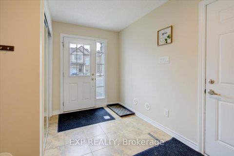 Photo 2 at 461 MEADOWHAWK Crescent, Nepean (Half Moon Bay), Ottawa