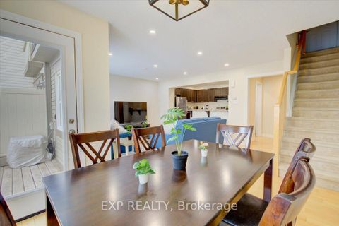 Photo 5 at 461 MEADOWHAWK Crescent, Nepean (Half Moon Bay), Ottawa