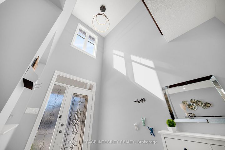 Photo 1 at 568 Egret Way, Nepean (Half Moon Bay), Ottawa