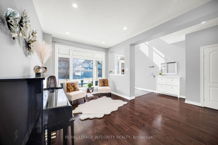 Photo 3 at 568 Egret Way, Nepean (Half Moon Bay), Ottawa