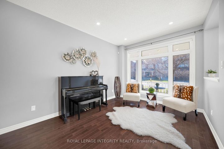 Photo 4 at 568 Egret Way, Nepean (Half Moon Bay), Ottawa