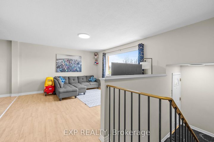 Photo 3 at I - 5 BANNER Road, Nepean (Sheahan Estates/Trend Village), Ottawa