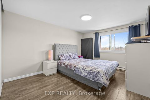 Photo 13 at I - 5 BANNER Road, Nepean (Sheahan Estates/Trend Village), Ottawa