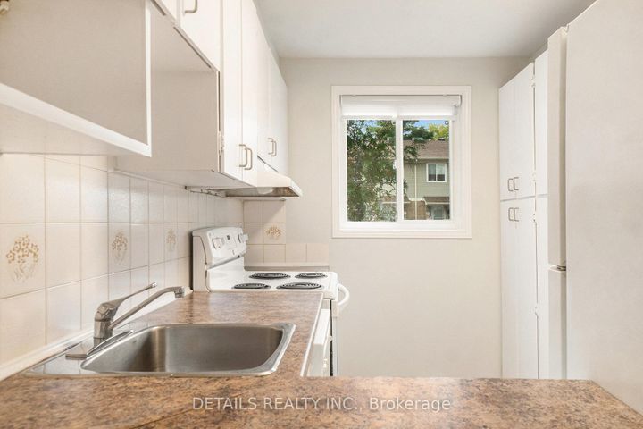 Photo 15 at 144D Valley Stream Drive, Nepean (Leslie Park), Ottawa