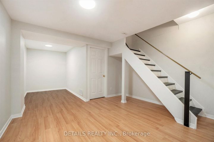 Photo 17 at 144D Valley Stream Drive, Nepean (Leslie Park), Ottawa