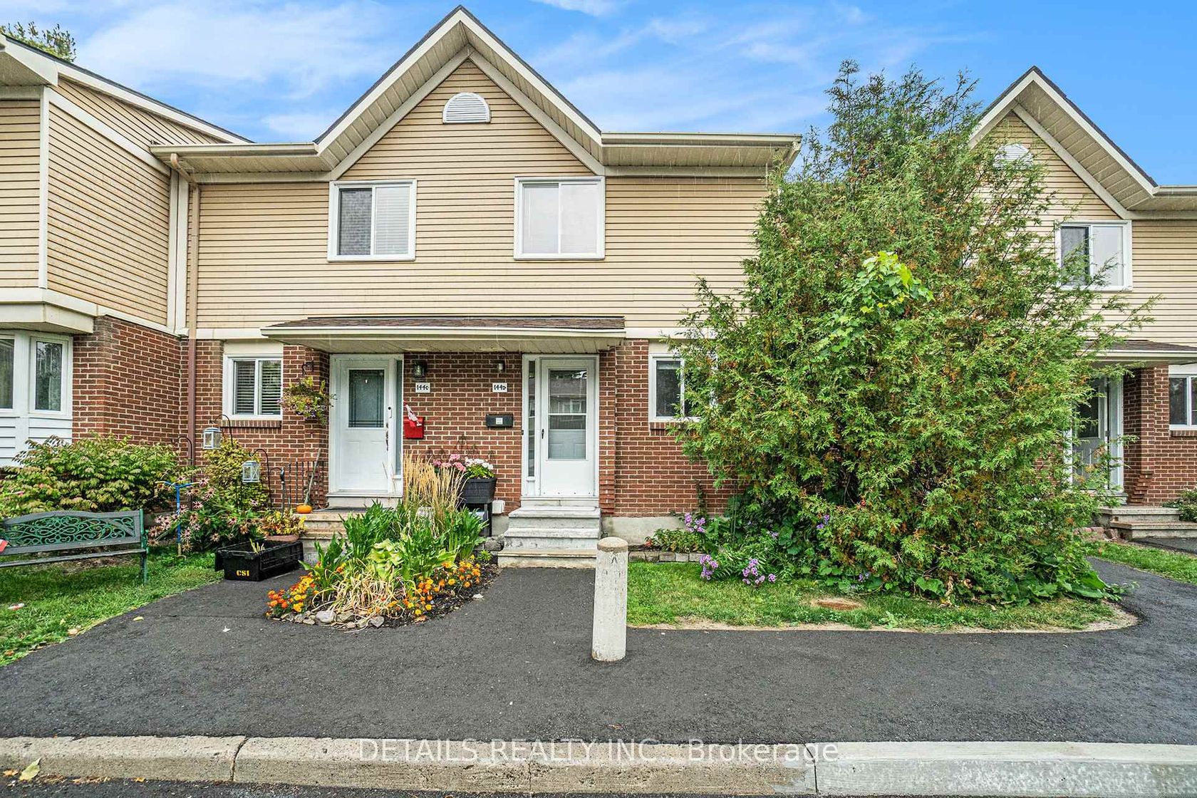 144D Valley Stream Drive, Nepean (Leslie Park), Ottawa 