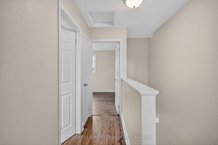 Photo 13 at 928 Meadowlands Drive, Nepean (Carleton Heights), Ottawa