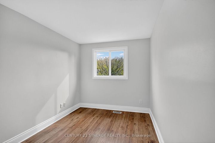 Photo 18 at 928 Meadowlands Drive, Nepean (Carleton Heights), Ottawa