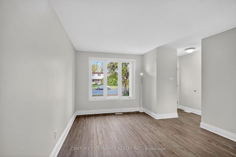 Photo 9 at 928 Meadowlands Drive, Nepean (Carleton Heights), Ottawa