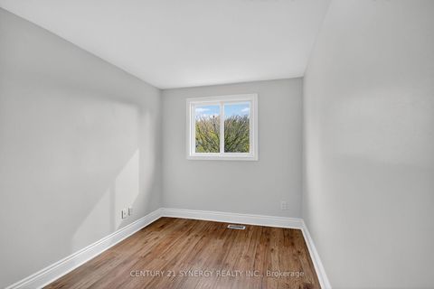 Photo 18 at 928 Meadowlands Drive, Nepean (Carleton Heights), Ottawa