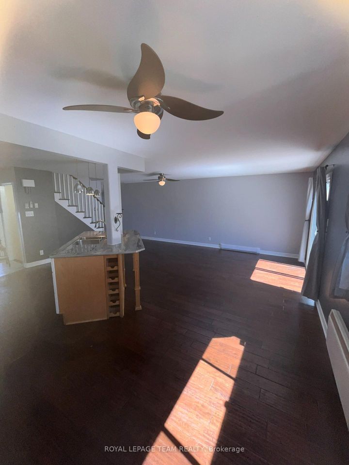 Photo 3 at 87 Grady Crescent, Nepean (Sheahan Estates/Trend Village), Ottawa
