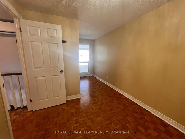Photo 13 at 87 Grady Crescent, Nepean (Sheahan Estates/Trend Village), Ottawa