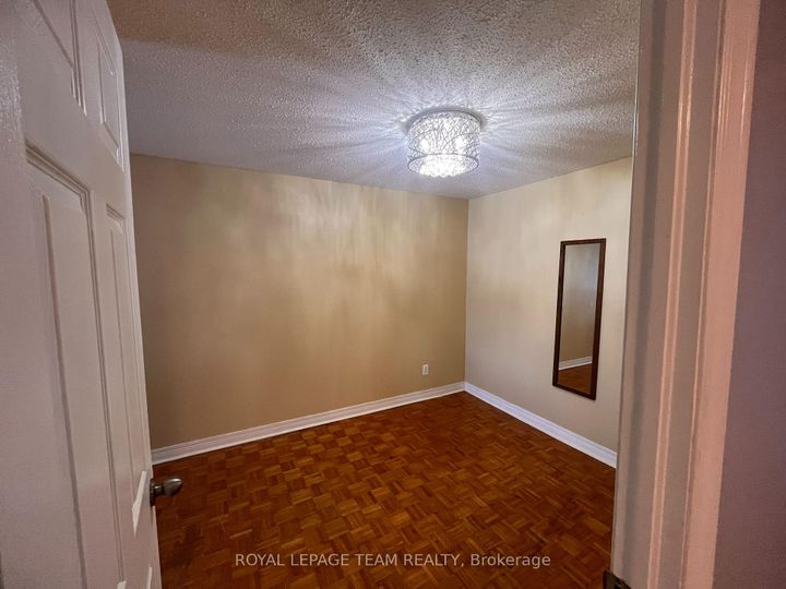Photo 16 at 87 Grady Crescent, Nepean (Sheahan Estates/Trend Village), Ottawa