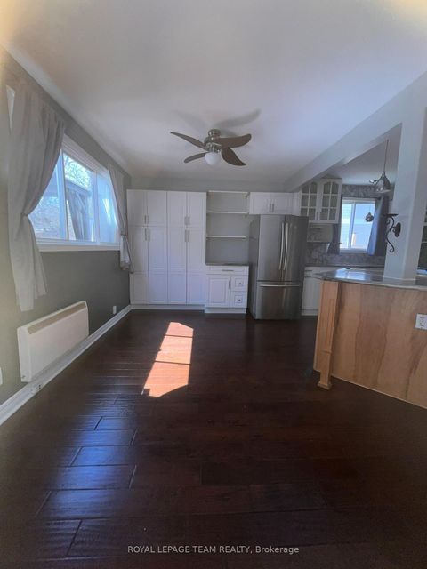 Photo 2 at 87 Grady Crescent, Nepean (Sheahan Estates/Trend Village), Ottawa