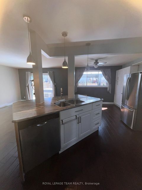 Photo 4 at 87 Grady Crescent, Nepean (Sheahan Estates/Trend Village), Ottawa