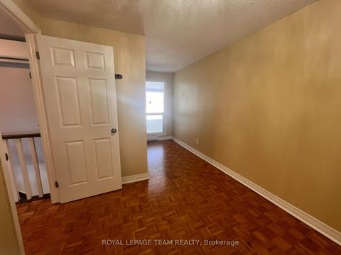Photo 13 at 87 Grady Crescent, Nepean (Sheahan Estates/Trend Village), Ottawa
