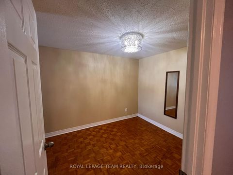 Photo 16 at 87 Grady Crescent, Nepean (Sheahan Estates/Trend Village), Ottawa
