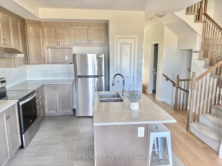 Photo 1 at 111 TEELIN Circle, Nepean (Half Moon Bay), Ottawa