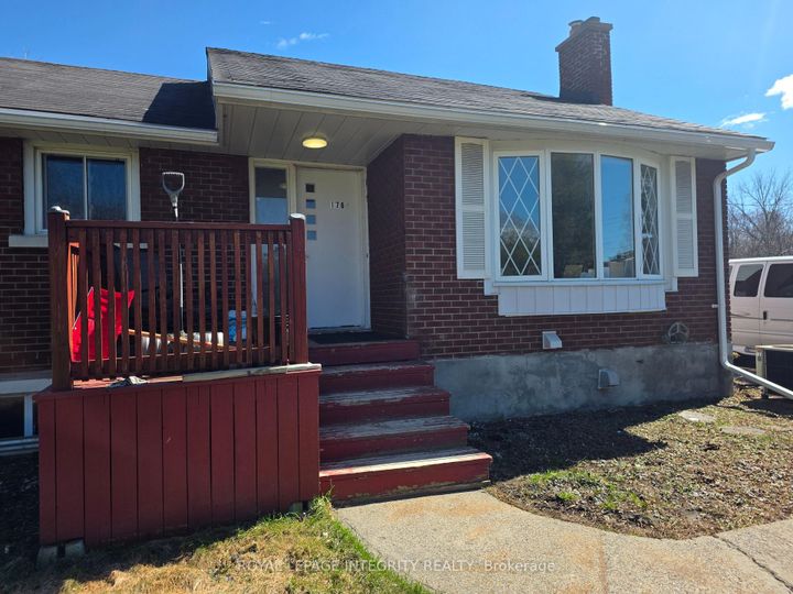 Photo 0 at 176 Oakridge Boulevard, Nepean (Meadowlands/Crestview), Ottawa
