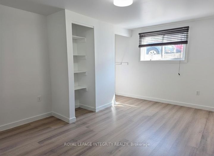 Photo 17 at 176 Oakridge Boulevard, Nepean (Meadowlands/Crestview), Ottawa