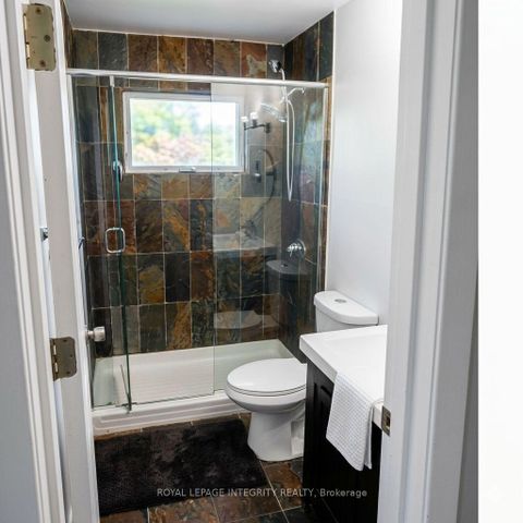 Photo 7 at 176 Oakridge Boulevard, Nepean (Meadowlands/Crestview), Ottawa