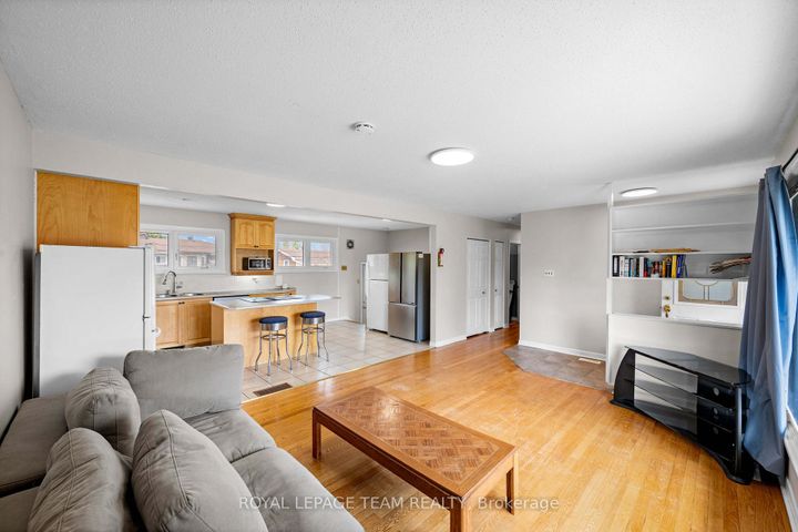 Photo 8 at 50 Hilliard Avenue, Nepean (City View/Skyline/Fisher Heights/Parkwood Hills), Ottawa