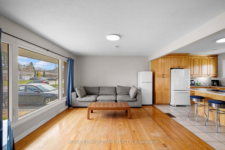 Photo 10 at 50 Hilliard Avenue, Nepean (City View/Skyline/Fisher Heights/Parkwood Hills), Ottawa