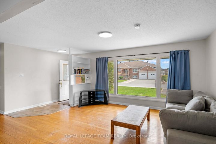 Photo 11 at 50 Hilliard Avenue, Nepean (City View/Skyline/Fisher Heights/Parkwood Hills), Ottawa
