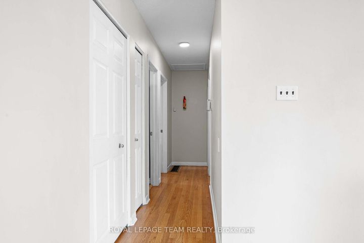 Photo 12 at 50 Hilliard Avenue, Nepean (City View/Skyline/Fisher Heights/Parkwood Hills), Ottawa
