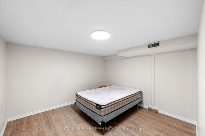 Photo 18 at 50 Hilliard Avenue, Nepean (City View/Skyline/Fisher Heights/Parkwood Hills), Ottawa