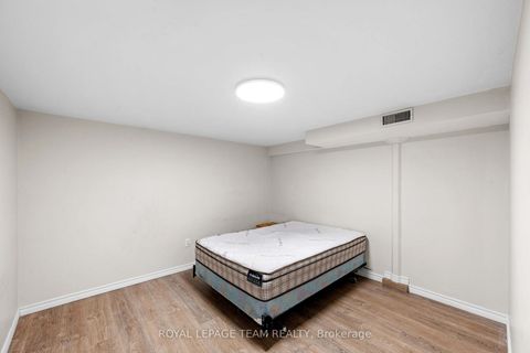 Photo 18 at 50 Hilliard Avenue, Nepean (City View/Skyline/Fisher Heights/Parkwood Hills), Ottawa