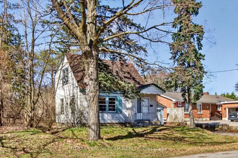 Photo 1 at 1548 Ortona Avenue, Nepean (Carleton Heights), Ottawa