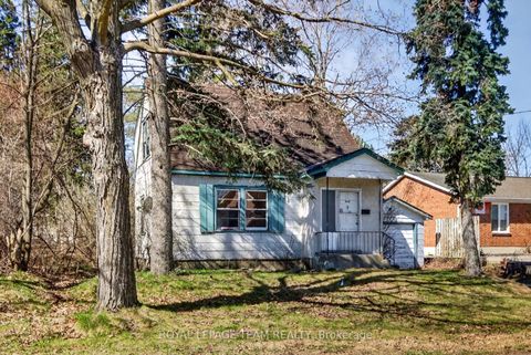 Photo 3 at 1548 Ortona Avenue, Nepean (Carleton Heights), Ottawa