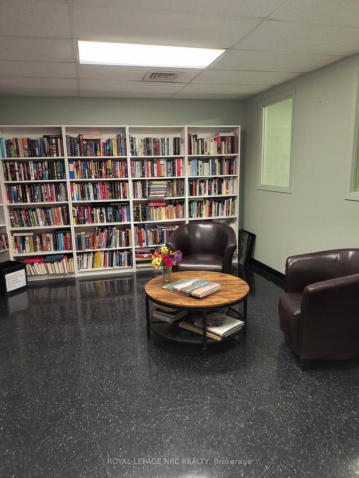 Photo 6 at 706 - 900 Dynes Road, Nepean (Carleton Square), Ottawa