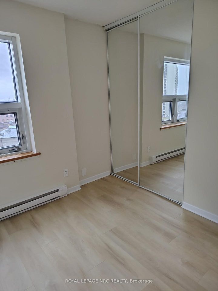 Photo 14 at 706 - 900 Dynes Road, Nepean (Carleton Square), Ottawa