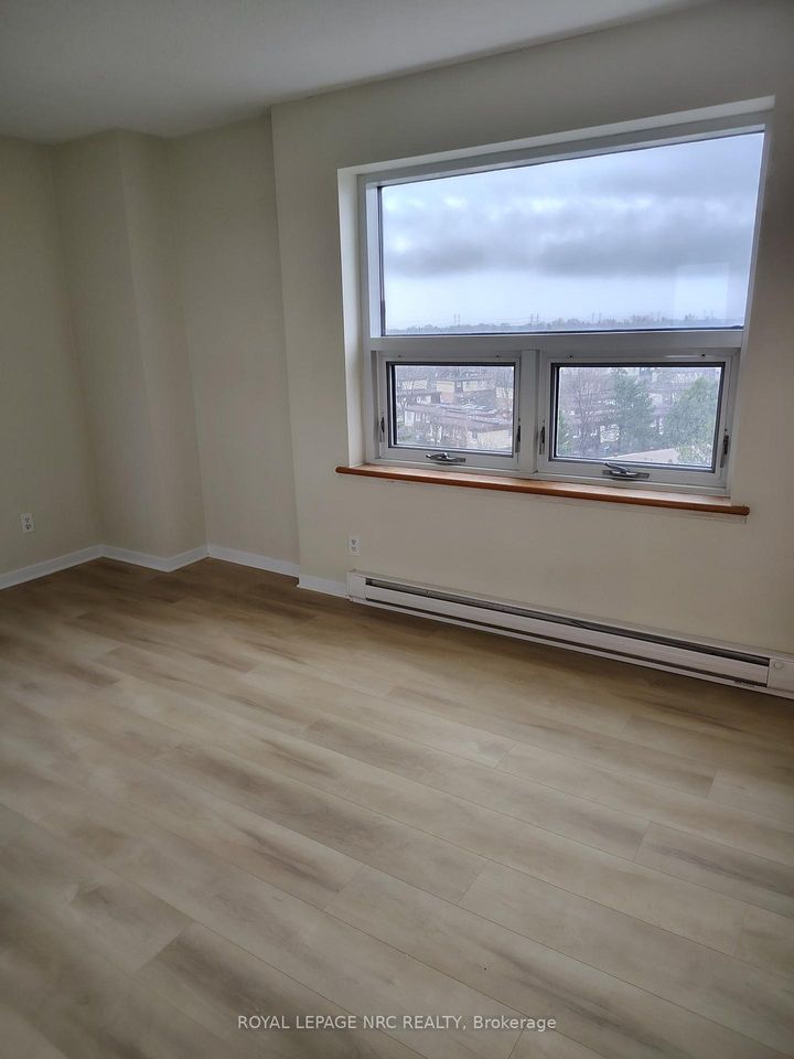 Photo 15 at 706 - 900 Dynes Road, Nepean (Carleton Square), Ottawa