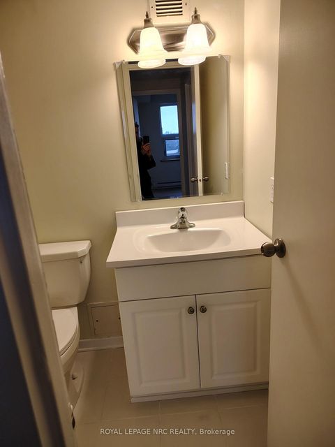 Photo 13 at 706 - 900 Dynes Road, Nepean (Carleton Square), Ottawa