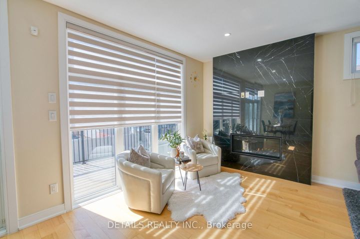 Photo 9 at 992 Baseline Road E, Nepean (City View/Skyline/Fisher Heights/Parkwood Hills), Ottawa