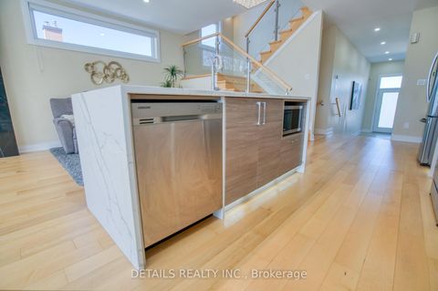 Photo 13 at 992 Baseline Road E, Nepean (City View/Skyline/Fisher Heights/Parkwood Hills), Ottawa