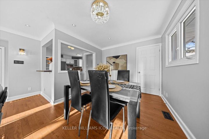Photo 21 at 45 Epworth Avenue, Nepean (Meadowlands/St. Claire Gardens), Ottawa