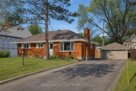 Photo 1 at 45 Epworth Avenue, Nepean (Meadowlands/St. Claire Gardens), Ottawa