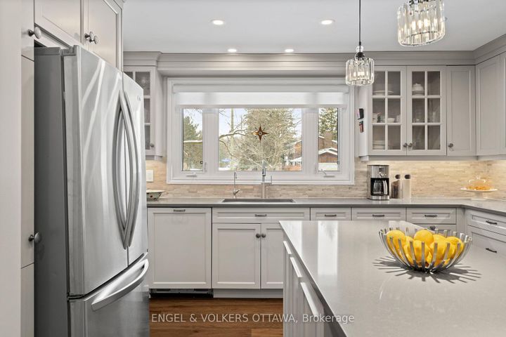 Photo 9 at 3 Hazelwood Way, Nepean (Manotick Long Island & Nicholls Island), Ottawa