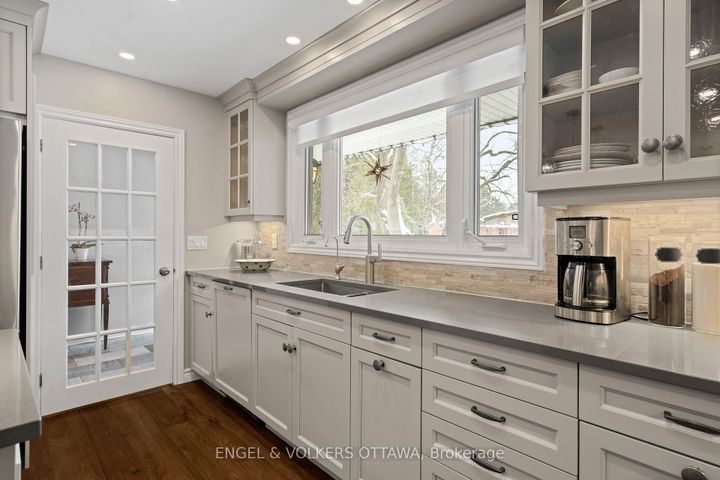 Photo 11 at 3 Hazelwood Way, Nepean (Manotick Long Island & Nicholls Island), Ottawa