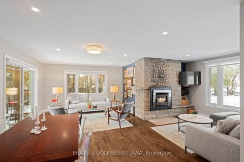 Photo 2 at 3 Hazelwood Way, Nepean (Manotick Long Island & Nicholls Island), Ottawa