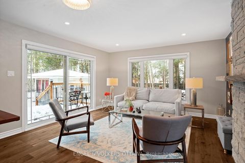 Photo 3 at 3 Hazelwood Way, Nepean (Manotick Long Island & Nicholls Island), Ottawa